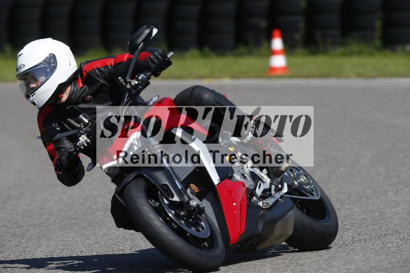 /Archiv-2024/29 12.06.2024 MOTO.CH Track Day ADR/Gruppe gelb/unklar